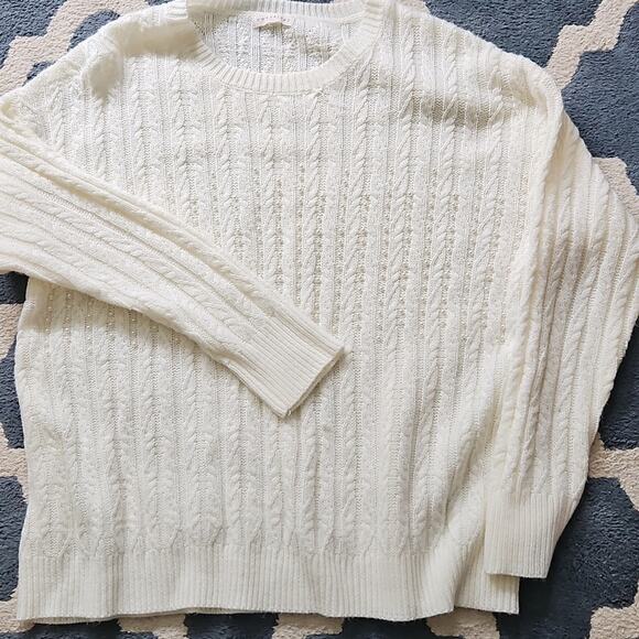 Cable Knit Crew Neck Sweater With Pearls - Picture 3 of 8